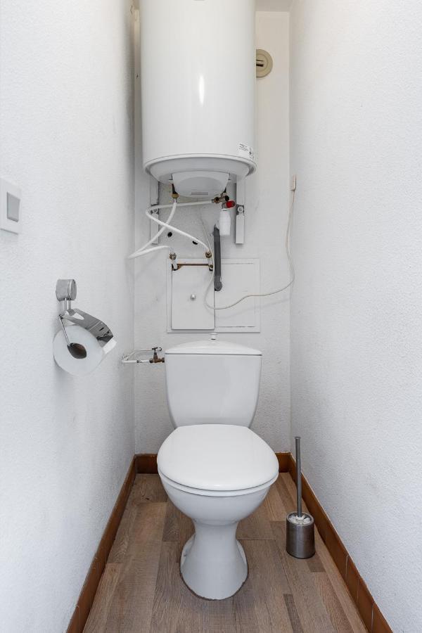 Charmant Appartement Face A La Mer Avec Balcon อูลกัท ภายนอก รูปภาพ